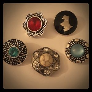 5 Snap Charms